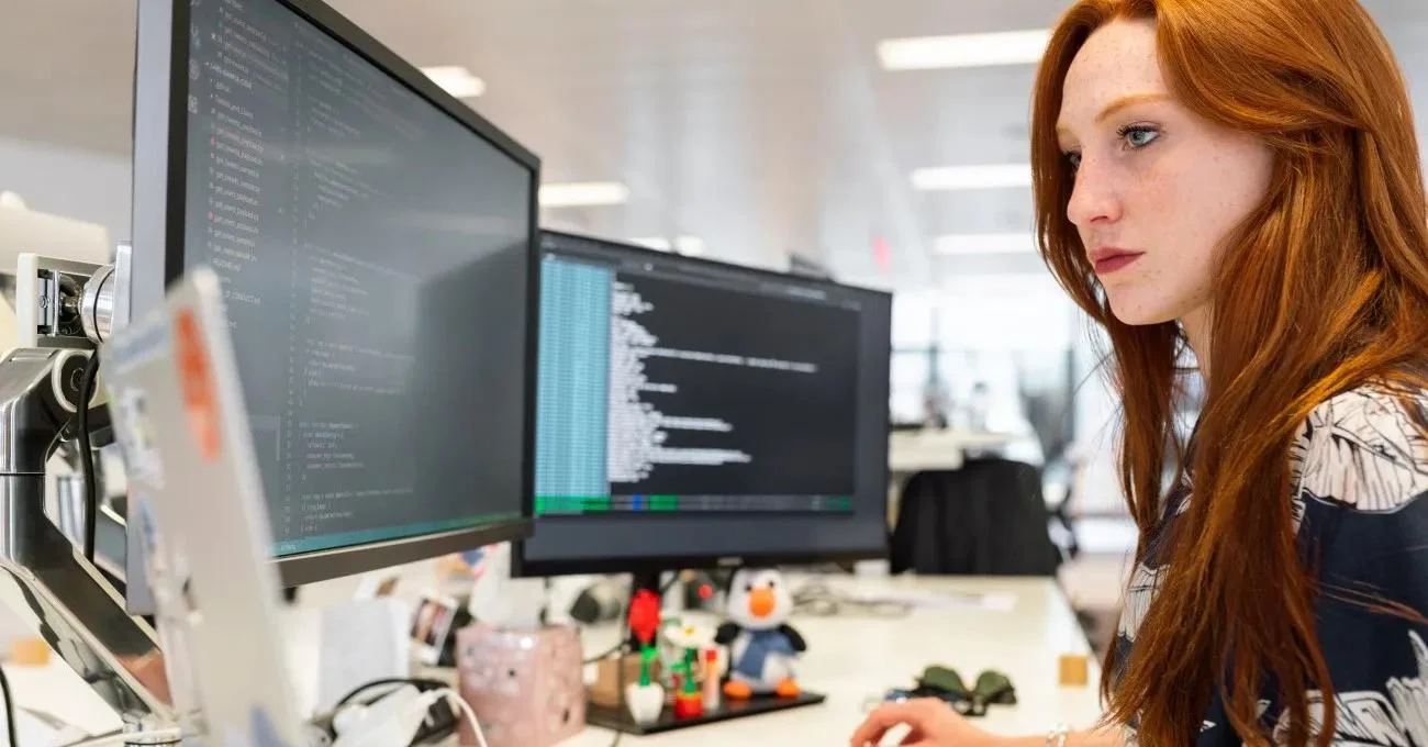 How To Become A Software Engineer From Scratch (7 Steps)