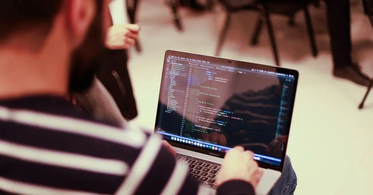 15+ Best Sites To Hire A Freelance React Developer In 2024