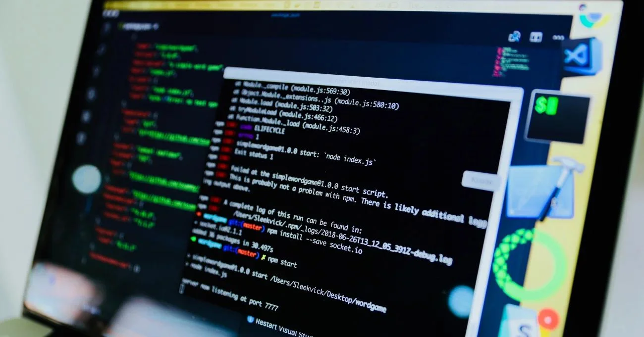 Senior Frontend Developer: Job Profile, Skills, & Salary