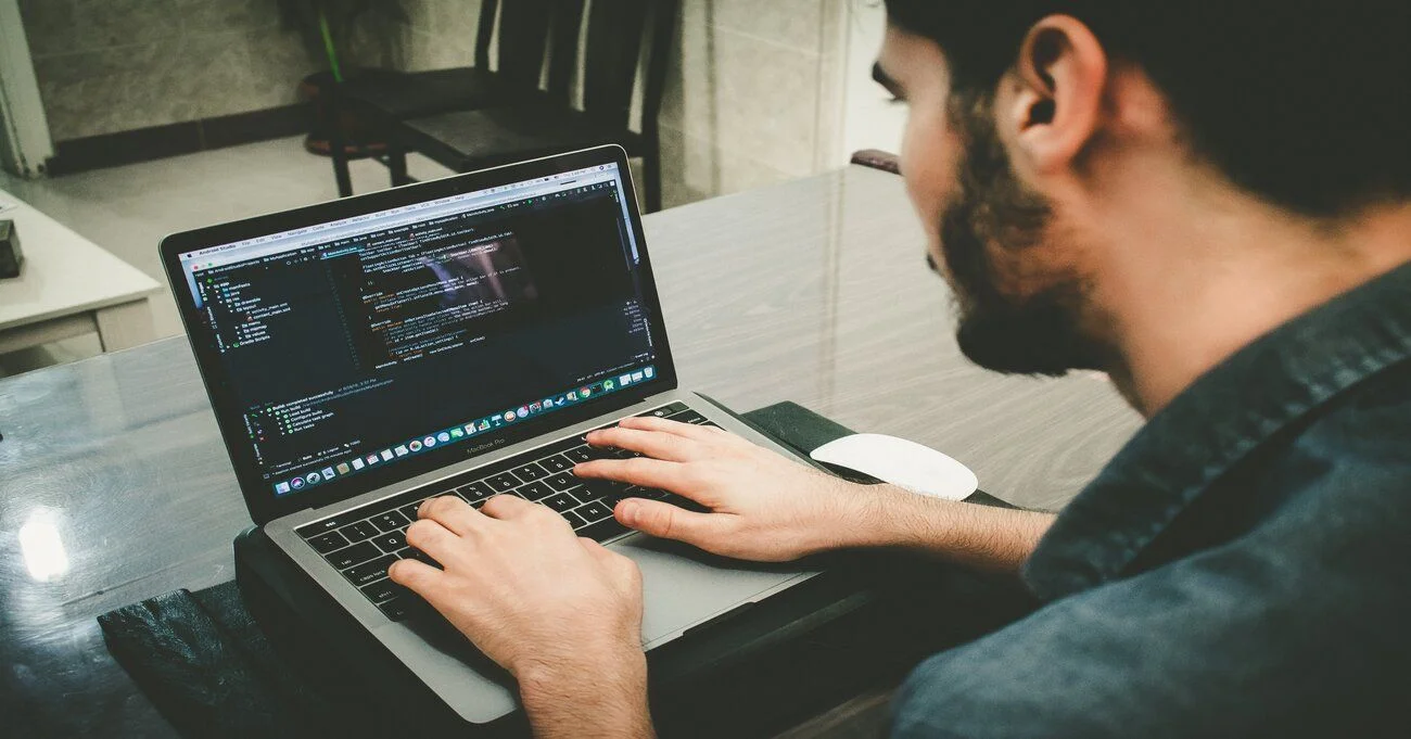 What is Custom Real Estate Software Development? A+ Guide