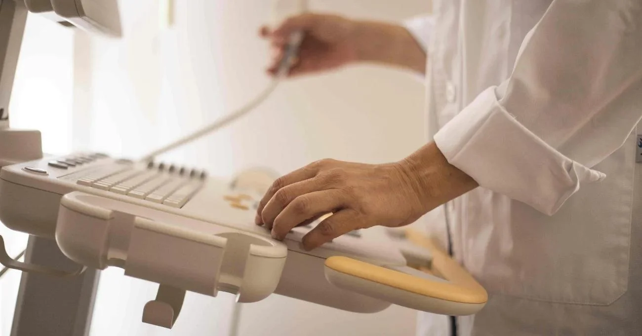 What is a Medical Device RFID: Benefits, Features, and Uses