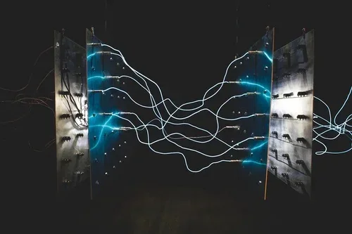 Electricity jumping between two metal plates