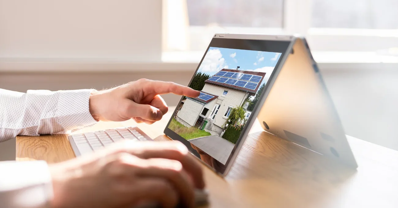 What Software Do Real Estate Agents Use? 7+ Top Choices